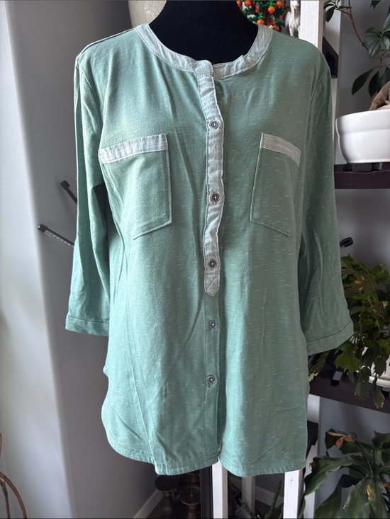 Columbia Tops - Columbia Women's Sage Green Button-Front Shirt with Contrast Trim